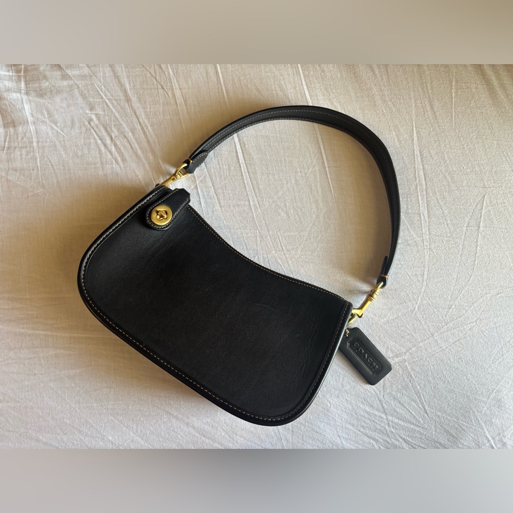 COACH SWINGER PURSE